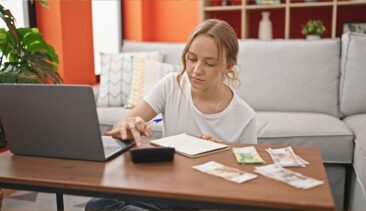 Comment gérer son budget quand on est jeune pour équilibrer épargne, charges et loisirs ?